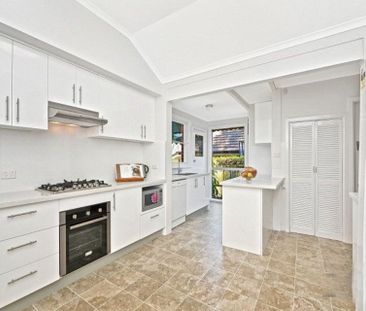 Exquisite Single-Level Family Residence in Coveted Killara Locale - Photo 5