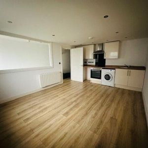 Milford Haven, Milford Haven, SA73 - Photo 2