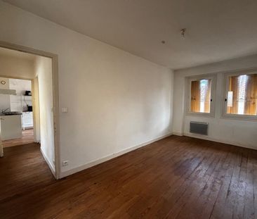 Location Appartement 2 pièces 46m² AIRE SUR L ADOUR 40800 - Photo 4