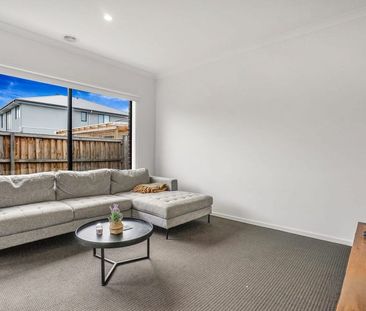 Lovely Family Home in Werribee - Photo 1