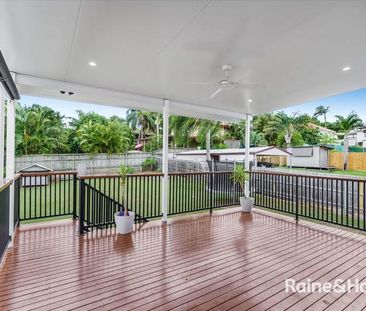 63 Roseneath Parade, Wynnum West, QLD 4178 - Photo 2