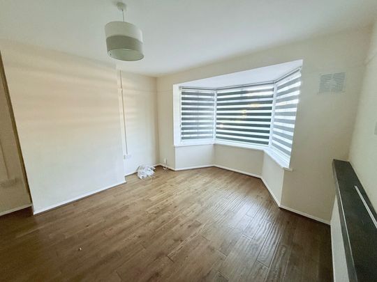 Newhouse Crescent, Watford - Photo 1