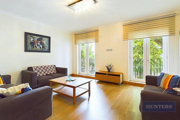 5 bedroom House To Let Total Size: 1836 SQ FT - Photo 1