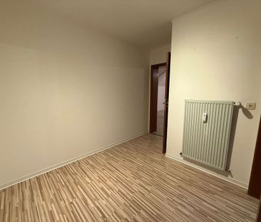 Schöne zwei Zimmer Dachgeschosswohnung mitten in Lage - Photo 3