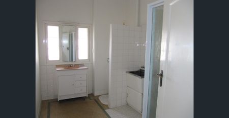 West Perth Perfection! - Photo 2