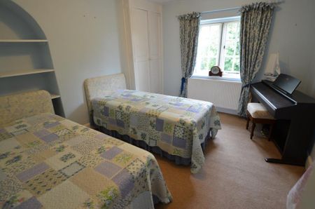 3 bedroom terraced house to rent - Photo 5