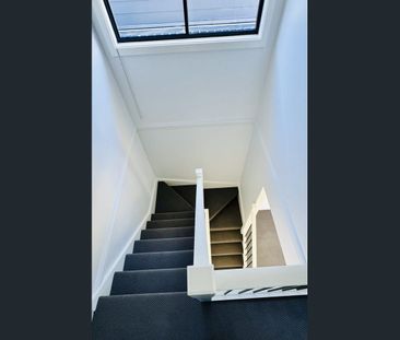 Elegant 3-Bedroom Home Offering Comfort and Convenience - Photo 5