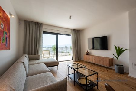 Pronájem domu 213 m² s pozemkem 350 m² - Fotografie 2