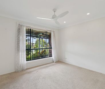 CONTEMPORARY HOME IN CONVENIENT LOCATION - Photo 6