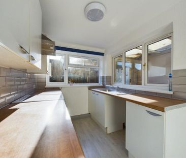 2 bedroom semi-detached house to rent - Photo 6