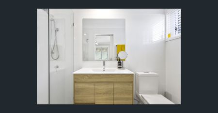 Burleigh Waters Family Home - Photo 4