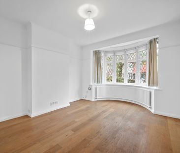 Holland Avenue, SW20, London - Photo 4