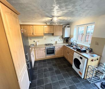 2 bedroom semi-detached house to rent - Photo 4