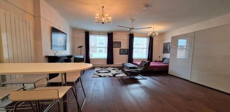 Stunning studio to rent in an amazing location - Photo 5
