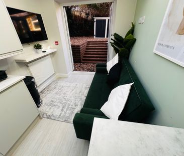 Somerley Road, Bournemouth - Photo 1