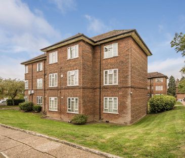 3 bedroom flat to rent - Photo 2
