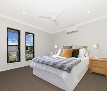 MODERN AND IMMACULATELY PRESENTED FAMILY HOME - Photo 1