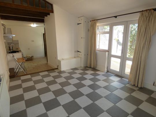1 bedroom maisonette to rent - Photo 1