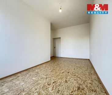 Pronájem bytu 3+1 85 m², Petra Bezruče 137, Pečky - Fotografie 1