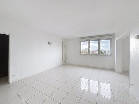 Location Appartement 4 pièces 77m² - Photo 2