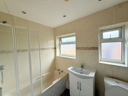 3 bedroom terraced house to rent - Photo 2