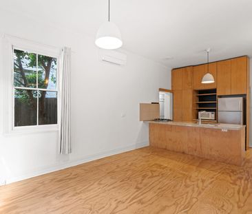 Distinguished Drummond - Photo 2