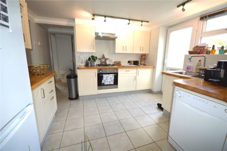 2 Bedroom Flat / Apartment - Alresford Road, Winchester - Photo 4