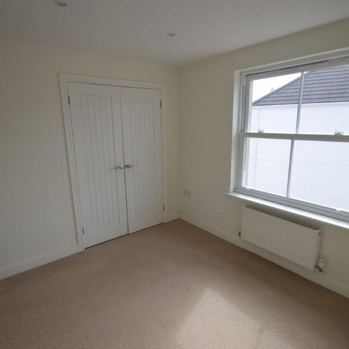 2 bedroom end of terrace house to rent - Photo 1
