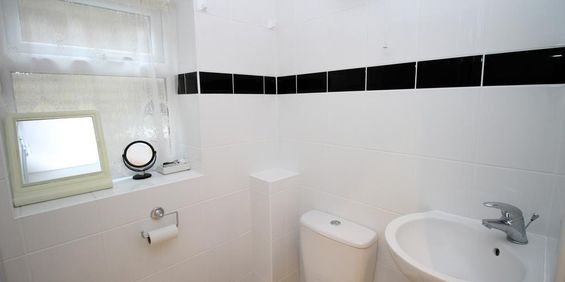 Detached bungalow to rent - Photo 3