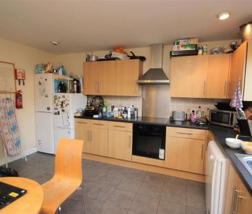1 bedroom in a house share to rent - Photo 4