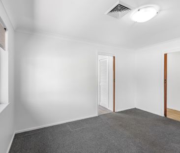 LAKESIDE SUBURB OF CAREY BAY - Photo 4