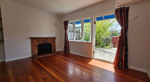 3 bedroom duplex home on large site - Photo 1