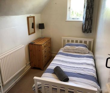 3 bedroom semi-detached house to rent - Photo 5