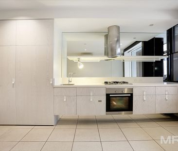 Charming and convenient living - Photo 3