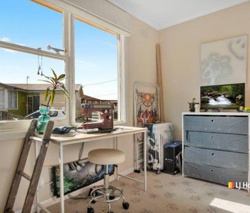 Three Bedroom Home - Photo 5