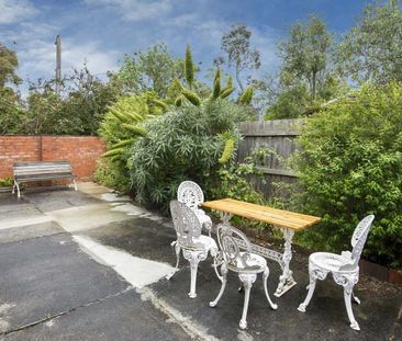 Renovated Comfort in Central Blackburn - Photo 3