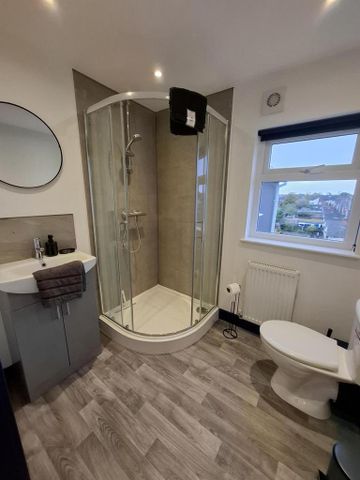 1 bedroom in a house share to rent - Photo 5