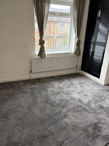 2 Bed Terraced House, Mitcham Road, CR0 - Photo 4