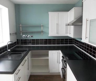 2 bedroom semi-detached house to rent - Photo 2