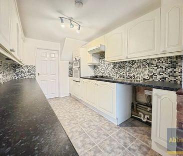 Witchards, Basildon - Photo 3