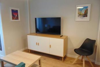 Calle de Samaniego, Madrid, Community of Madrid 28022