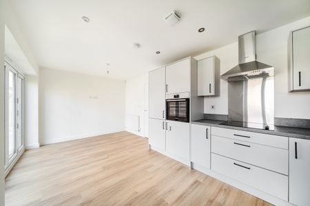 Upton hall crescent, Upton - Photo 5