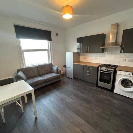 1 bedroom flat to rent - Photo 4