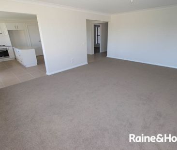 35 Amber Close, Kelso, NSW 2795 - Photo 5