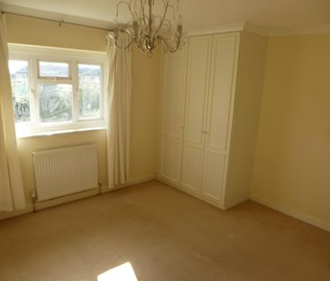 Anne Crescent, Salisbury, Durrington - Photo 4