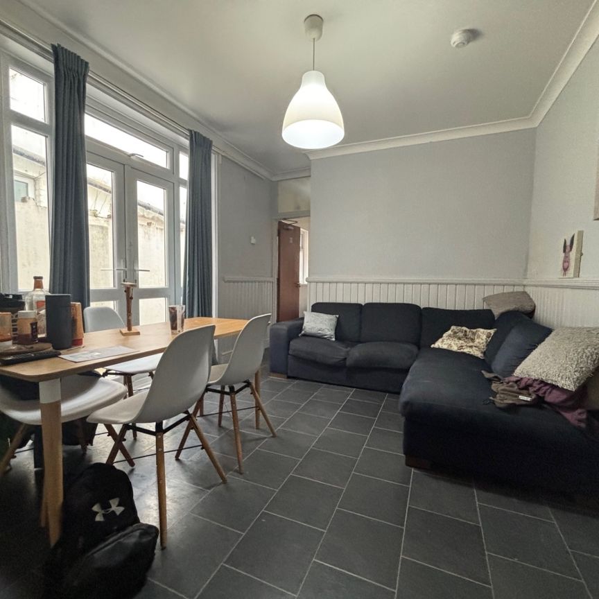 Malefant Street, Cathays - Photo 1
