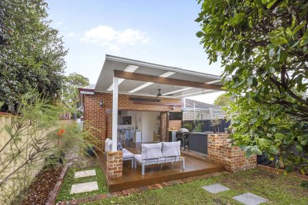 Character, Comfort & Convenience in One - Photo 3