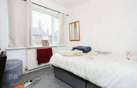 3 bedroom terraced house to rent - Photo 4