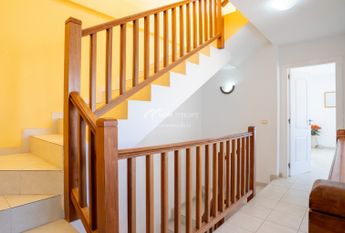 Chalet adosado · Alquiler a largo plazo ·