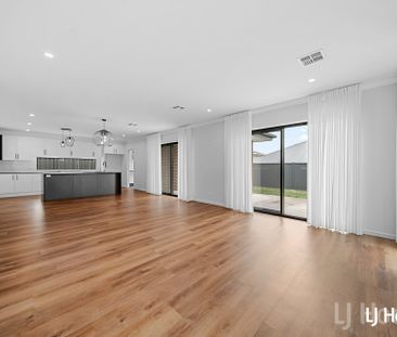 Stylish & Spacious Four Bedroom Family Home - Photo 3